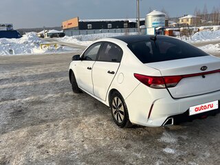 2021 Kia Rio IV Рестайлинг, чёрный, 1200000 рублей, вид 3