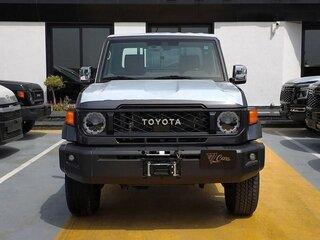 2025 Toyota Land Cruiser 79 70 Series Рестайлинг 2, чёрный, 7532000 рублей, вид 2