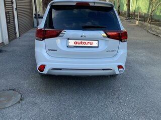 2022 Mitsubishi Outlander III Рестайлинг 3, белый, 2900000 рублей, вид 2