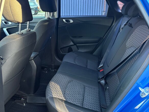 2019 Kia Ceed III, синий, 1950000 рублей - вид 16