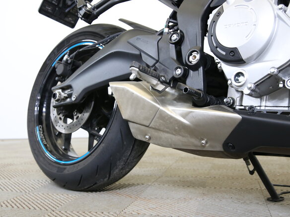 2026 CFMoto 675NK, белый - вид 16