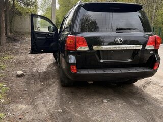 2013 Toyota Land Cruiser 200 Series Рестайлинг 1, чёрный, 5400000 рублей, вид 4