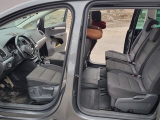 2017 Volkswagen Sharan II Рестайлинг, серый, 1770000 рублей, вид 5