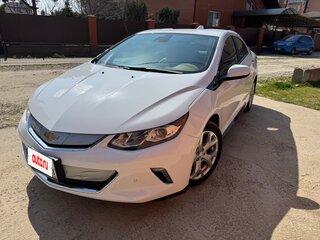 2017 Chevrolet Volt II, белый, 1950000 рублей, вид 1