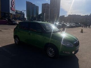 2012 Skoda Fabia II Рестайлинг, зелёный, 420000 рублей, вид 2
