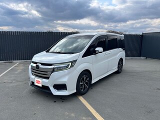 2017 Honda Stepwgn Spada V Рестайлинг, белый, 1855000 рублей, вид 1