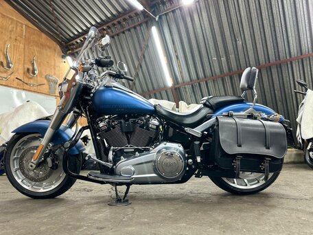 2018 Harley-Davidson Fat Boy, синий, 1990000 рублей, вид 4