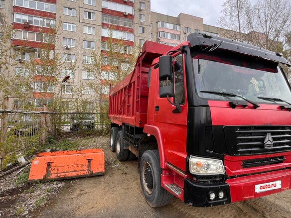 2007 Sinotruk Howo A5, красный, 1400000 рублей - вид 2