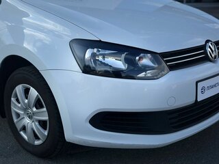 2015 Volkswagen Polo V, белый, 745000 рублей, вид 3