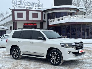 2018 Toyota Land Cruiser 200 Series Рестайлинг 2, белый, 6700000 рублей, вид 4