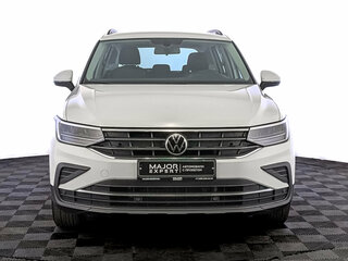 2021 Volkswagen Tiguan II Рестайлинг, белый, 2480000 рублей, вид 2