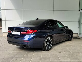 2022 BMW 5 серии 530i xDrive VII (G30/G31/G38) Рестайлинг, синий, 4950000 рублей, вид 2