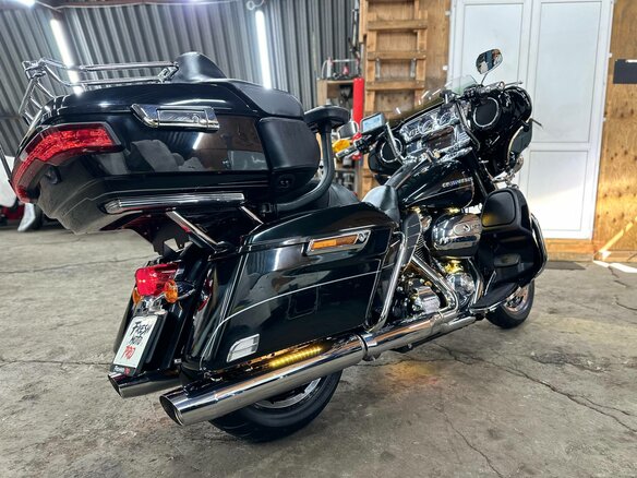 2017 Harley-Davidson Electra Glide, чёрный, 1690000 рублей - вид 6
