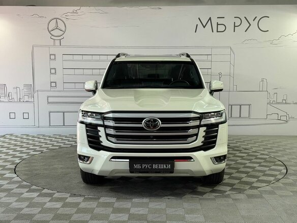 2024 Toyota Land Cruiser 300 Series, белый - вид 4
