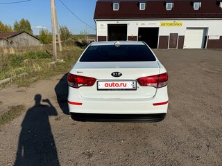 2016 Kia Rio III Рестайлинг, белый, 1000000 рублей, вид 3