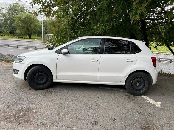2012 Volkswagen Polo V, белый, 715000 рублей - вид 2