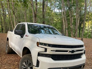 2019 Chevrolet Silverado Crew Cab IV (T1XX), белый, 4700000 рублей, вид 1