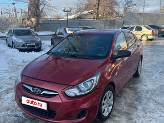 2011 Hyundai Solaris I, красный, 679000 рублей, вид 3