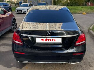 2017 Mercedes-Benz E-Класс 220 d V (W213, S213, C238), чёрный, 2700000 рублей, вид 4