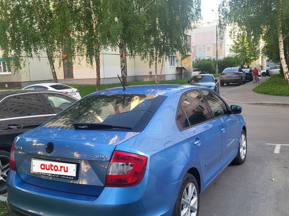 2015 Skoda Rapid I, синий, 800000 рублей - вид 2