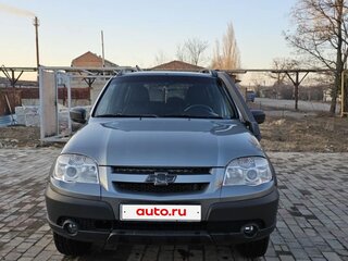 2017 Chevrolet Niva I Рестайлинг, серый, 700000 рублей, вид 1