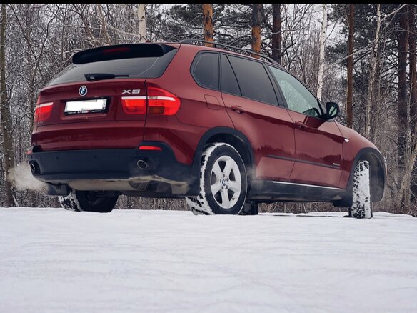 2010 BMW X5 30i II (E70), красный, 1750000 рублей - вид 5