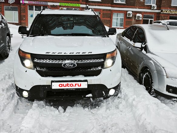 2015 Ford Explorer Sport V, белый, 2700000 рублей