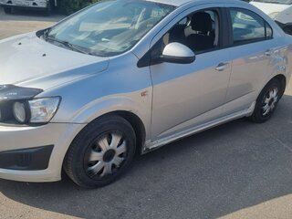 2012 Chevrolet Aveo II, серебристый, 450000 рублей, вид 2