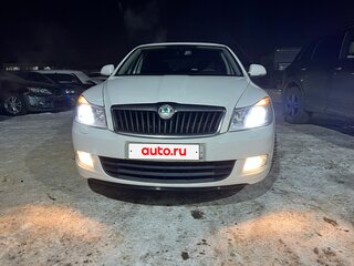 2010 Skoda Octavia Czech market II (A5) Рестайлинг, белый, 880000 рублей, вид 1