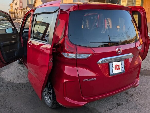 2020 Honda Freed II Рестайлинг, красный, 1500000 рублей - вид 7