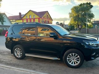 2017 Toyota Land Cruiser Prado 150 Series Рестайлинг 2, чёрный, 4992000 рублей, вид 2