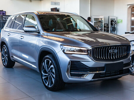 2024 Geely Monjaro I, серый, 4889990 рублей, вид 4