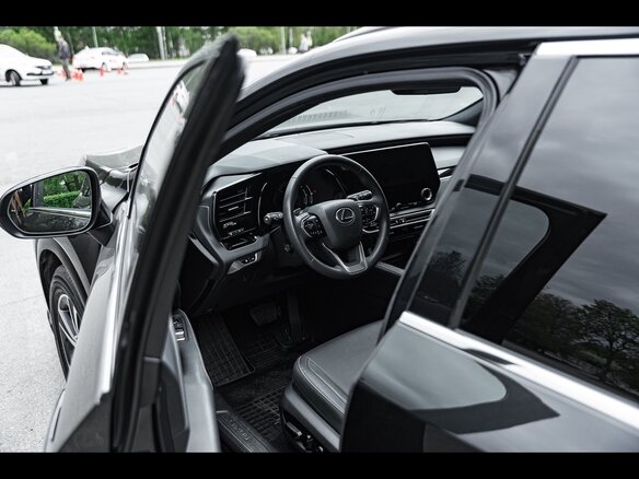 2023 Lexus RX 350h V, чёрный, 7300000 рублей - вид 18