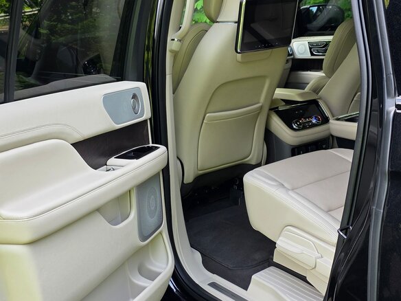 2020 Lincoln Navigator L IV, чёрный, 9800000 рублей - вид 16