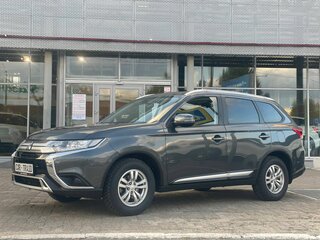 2020 Mitsubishi Outlander III Рестайлинг 3, серый, 2000000 рублей, вид 1