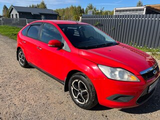 2010 Ford Focus II Рестайлинг, красный, 350000 рублей, вид 3