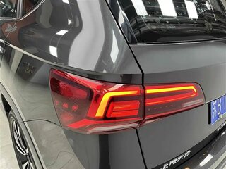 2022 Volkswagen Tharu I, чёрный, 1530007 рублей, вид 5
