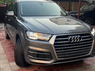 2017 Audi Q7 II (4M), серый, 4600000 рублей, вид 3