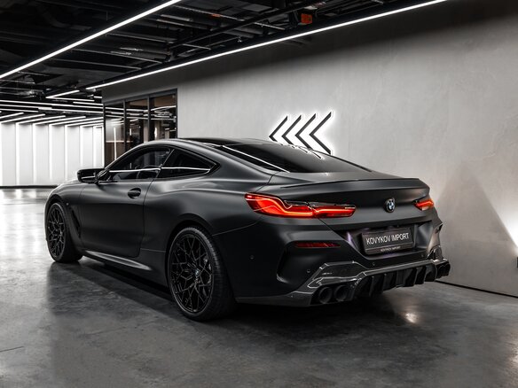 2024 BMW 8 серии M850i xDrive II (G14/G15/G16) Рестайлинг, чёрный, 7500000 рублей - вид 4