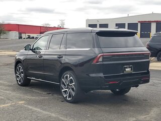 2026 Lincoln Navigator V, чёрный, 22208537 рублей, вид 2