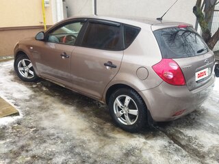 2008 Kia Ceed I, бежевый, 570000 рублей, вид 2