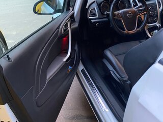 2013 Opel Astra GTC J Рестайлинг, белый, 770000 рублей, вид 4