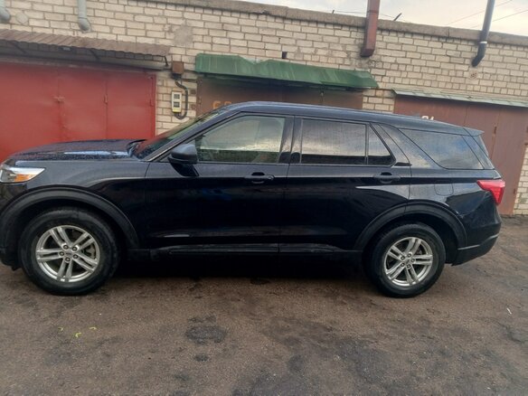 2022 Ford Explorer VI, чёрный, 2404155 рублей - вид 4