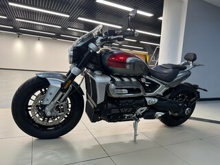 2022 Triumph Rocket 3, серый, 2300000 рублей, вид 2