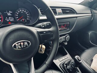2017 Kia Rio IV, чёрный, 1249000 рублей, вид 5