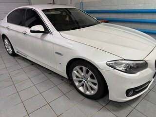 2016 BMW 5 серии 520d VI (F10/F11/F07) Рестайлинг, белый, 2100000 рублей, вид 3