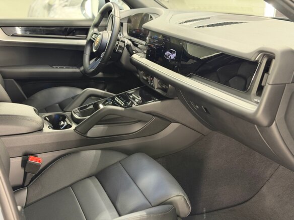 2024 Porsche Cayenne III Рестайлинг, серебристый, 13900000 рублей - вид 30