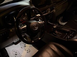 2020 Lexus LX 570 III Рестайлинг 2, белый, 10500000 рублей, вид 2