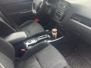 2019 Mitsubishi Outlander III Рестайлинг 3, белый, 2200000 рублей, вид 4