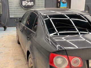 2010 Volkswagen Jetta V, чёрный, 700000 рублей, вид 2